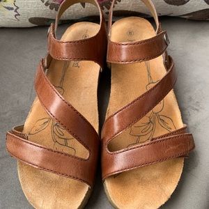 NWT Josef Seibel Tonga Sandal
